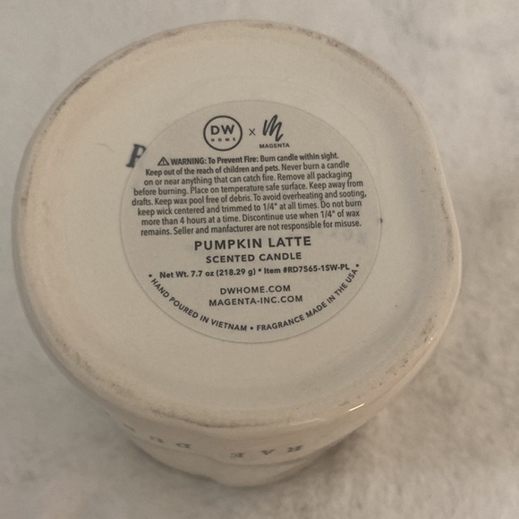 Rae Dunn Sweater Weather Candle - Picture 4 of 5